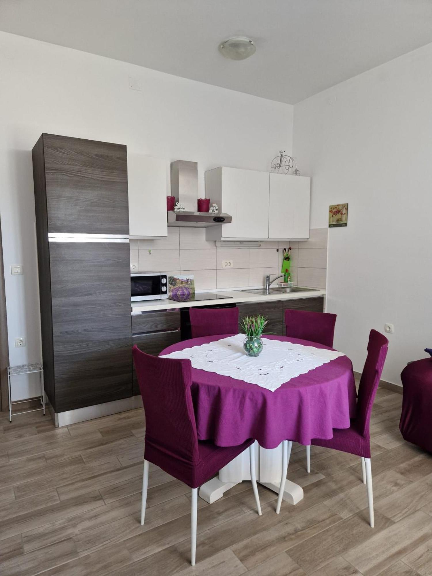 Apartman Darka Apartment Kastela Exterior photo